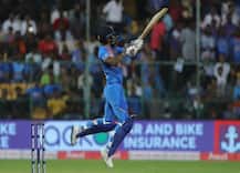 চতুর্থ ভারতীয় ব্যাটসম্যান হিসেবে টি-২০ আন্তর্জাতিকে ৭,০০০ রান শিখর ধবনের