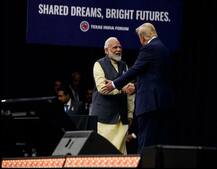 দেখুন, হিউস্টনে ‘হাউডি মোদি’ অনুষ্ঠানে সবার নজর কেড়ে নিল মোদি-ট্রাম্পের বন্ধুত্ব