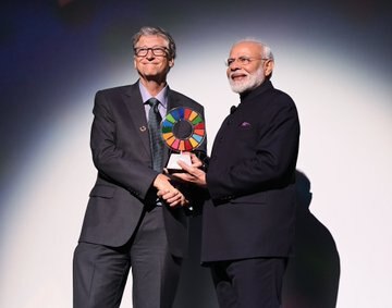 'Global Goalkeeper' award for PM Modi for Swachh Bharat Abhiyan মোদিকে ‘গ্লোবাল গোলকিপার’ স্বীকৃতি বিল গেটসের সংস্থার, দেশের মানুষকে সাফল্য উৎসর্গ করলেন প্রধানমন্ত্রী