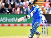 প্রধানমন্ত্রী নরেন্দ্র মোদির পর ভারতে দ্বিতীয় সর্বাধিক সমাদৃত ব্যক্তি মহেন্দ্র সিংহ ধোনি, বলছে সমীক্ষা