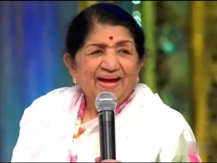 আজ জন্মদিন কিংবদন্তী সঙ্গীতশিল্পী লতা মঙ্গেশকরের। তিনি পা দিলেন ৯০ বছরে। সমাজের বিভিন্ন অংশের মানুষ তাঁকে জন্মদিনের শুভেচ্ছা জানাচ্ছেন