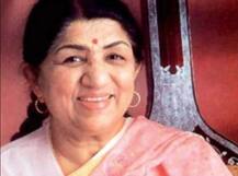 ‘১০০টা ভুল বেরবে’, তাই নিজের গাওয়া গান শোনেন না লতা মঙ্গেশকর