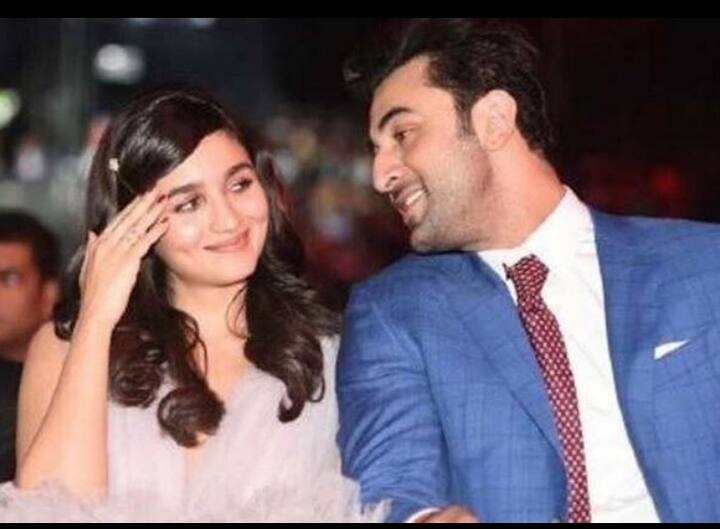 সম্প্রতি রণবীর ও আলিয়া কেনিয়া গিয়েছিলেন। সেখানেই তোলা একটি ছবি পোস্ট করে রণবীরকে জন্মদিনের শুভেচ্ছা জানিয়েছেন আলিয়া