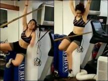 দেখুন: ব্যায়াম অনুশীলনের সময় হাত ফস্কে পড়ে গেলেন আমির-কন্যা ইরা খান