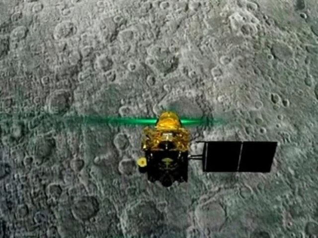 ISRO Has Not Given Up Efforts To Regain Link With Chandrayaan-2s Lander Vikram ল্যান্ডার বিক্রমের সঙ্গে ফের সংযোগ গড়ে তোলার চেষ্টা ছাড়েনি ইসরো