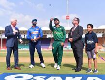 ধোনির পর দ্বিতীয় উইকেটকিপার হিসেবে ৫০টি একদিনের আন্তর্জাতিকে দলকে নেতৃত্ব দেওয়ার নজির সরফরাজের