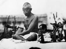 ছবিতে দেখুন মহাত্মা গাঁধীর জীবন