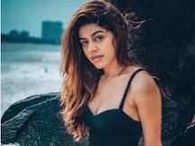 বলিউডে অভিষেকের আগেই হাতে তিনটি সিনেমা এল এই তারকা কন্যার!