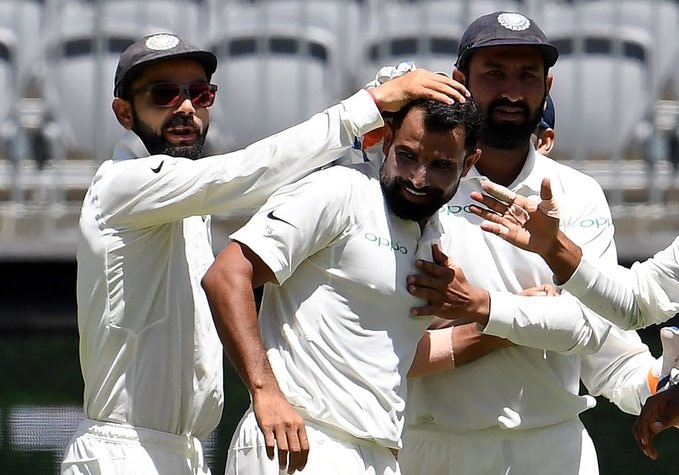 5 wickets for Mohammed Shami, India beat South Africa by 203 runs in first Test match শামির ৫ উইকেট, প্রথম টেস্টে ২০৩ রানে জয় ভারতের