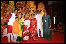 মুম্বইয়ে পুজো মণ্ডপে তারকা সমাহার, রানি, কাজল সাক্ষাৎ, এলেন অমিতাভ, প্রিয়ঙ্কাও