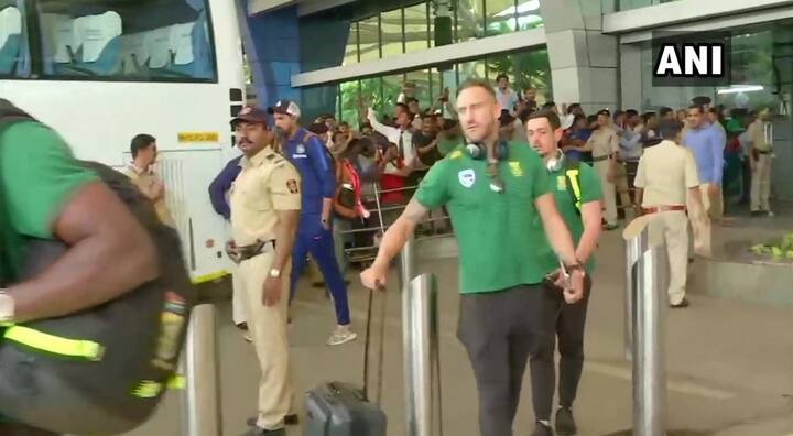 সিরিজে ঘুরে দাঁড়াতে ফাফ ডুপ্লেসিদের কাছে পুণের দ্বিতীয় টেস্ট খুব গুরুত্বপূর্ণ হতে চলেছে।