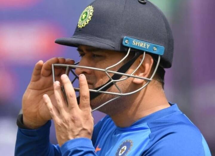 ভারতীয় দলকে ৬০টি টেস্ট ম্যাচে নেতৃত্ব দেন ধোনি
