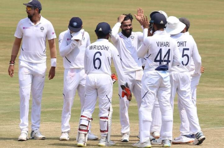 আজ টসে জিতে প্রথমে ব্যাটিং করতে নেমেছে ভারতীয় দল