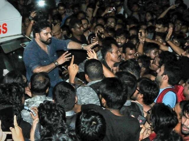 'চোখের মণির পিছনে যন্ত্রণা, মাথা ধরে', আমেরিকায় এমআরআই বাবুলের, দুষলেন যাদবপুরের তথাকথিত 'ছাত্রছাত্রীদের'
