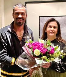 নীতা ‘ভাবি’ দেখতে এসেছেন, ‘অভিভূত’ হার্দিক