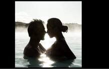 দেখুন, আইসল্যান্ডে উত্তাপ ছড়াচ্ছেন মিলিন্দ-অঙ্কিতা