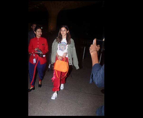 ইদানীং রণবীর-আলিয়ার সম্পর্ক ইন্ডাস্ট্রির ওপেন সিক্রেট।