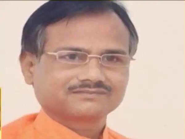 কমলেশ তিওয়ারি হত্যা- খুনী সহকর্মীর আধার কার্ড জাল করে হিন্দু সমাজ পার্টিতে ঢোকে, বলছে পুলিশ