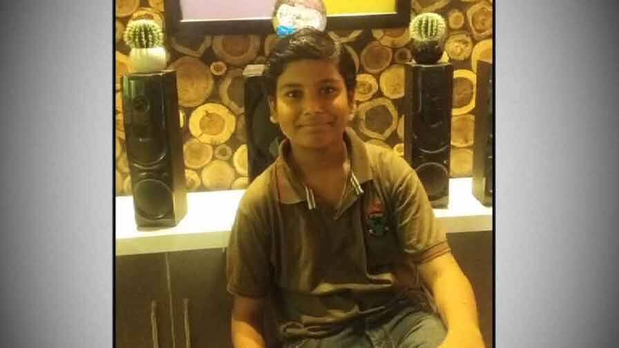 Student dies mysteriously in friend's complex at Baguiati, family claims murder বাগুইআটিতে বন্ধুর আবাসনে উদ্ধার সংজ্ঞাহীন ছাত্র, পরে মৃত ঘোষণা, ‘খুন’ দাবি পরিবারের