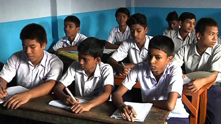 Mamata govt recommences pass-fail rule in 5th and 8th standard টানা নয়, পঞ্চম এবং অষ্টম শ্রেণিতে পাস ফেল চালু রাজ্যের
