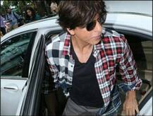 যানজটে ফেঁসে অনুষ্ঠানে পৌঁছাতে দেরী, তবুও ‘যেমনই হোক, দিল্লি নিজের শহর’, বললেন শাহরুখ