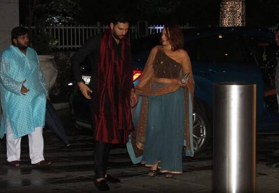 পার্টিতে ঢুকছেন যুবরাজ-হেজেল।