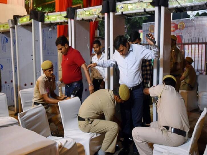 Security Beefed Up Across Delhi Ahead Of Diwali as Police Suspect Terror Threat জঙ্গি হামলার আশঙ্কা পুলিশের, দীপাবলির আগে বাড়ানো হল নয়াদিল্লির নিরাপত্তা