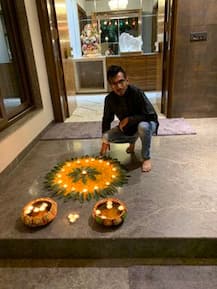 ছবিতে দেখুন: পরিবারের সঙ্গে দীপাবলী উদযাপন করলেন তারকা ক্রিকেটারেরা