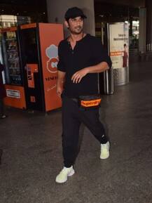 দেখুন, ইতালি থেকে ছুটি কাটিয়ে ফিরলেন সুশান্ত সিংহ রাজপুত ও রিয়া চক্রবর্তী