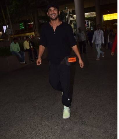 মুম্বই বিমানবন্দরে একসঙ্গেই দেখা যায় রিয়া-সুশান্তকে। 