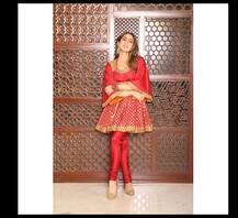 দেখুন, মা অমৃতা সিংহ ও ভাই ইব্রাহিমের সঙ্গে দীপাবলিতে ফটোশ্যুট সারার