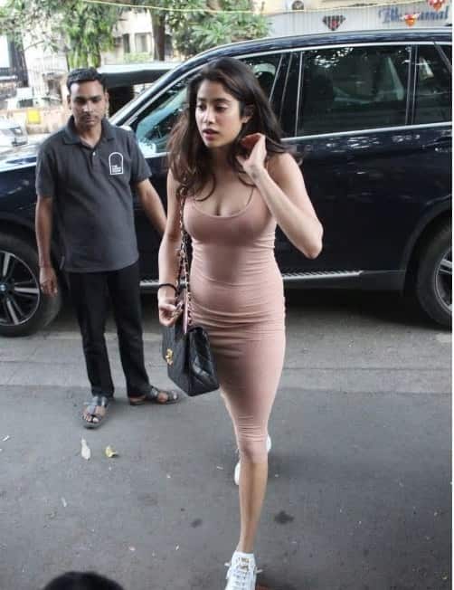 সব ছবি-মানব মঙ্গলানি