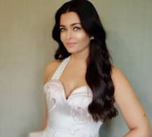 দেখুন, জন্মদিন পালন করতে রোমে সপরিবার ঐশ্বর্যা