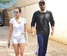 হঠাৎ ডাক্তারের ক্লিনিকে মালাইকা অরোরা ও অর্জুন কপূর