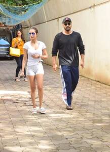 হঠাৎ ডাক্তারের ক্লিনিকে মালাইকা অরোরা ও অর্জুন কপূর