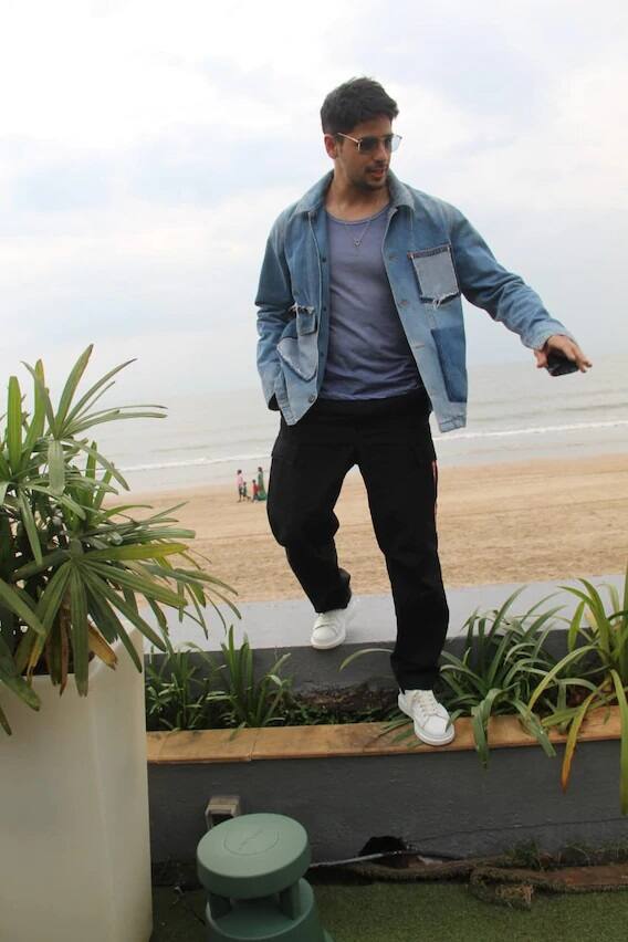 সিদ্ধার্থ।