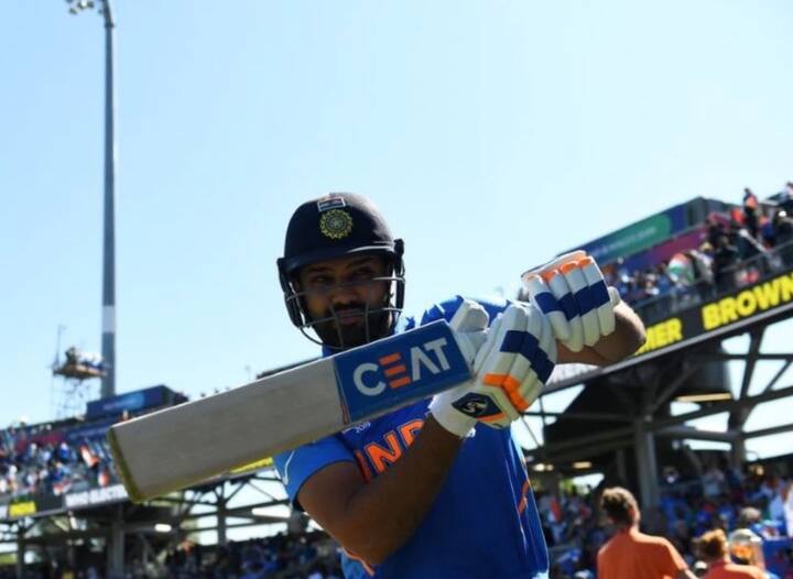 সবচেয়ে বেশি আন্তর্জাতিক টি-২০ ম্যাচ খেলার রেকর্ড পাকিস্তানের শোয়েব মালিকের (১১১) দখলে। শাহিদ আফ্রিদি ৯৯টি আন্তর্জাতিক টি-২০ ম্যাচ খেলেছেন। তাঁদের টপকে যাওয়ার সুযোগ রয়েছে রোহিতের সামনে