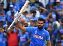 দেখুন, ধোনি-বিরাটকে টপকে দু’টি নতুন রেকর্ড গড়লেন রোহিত