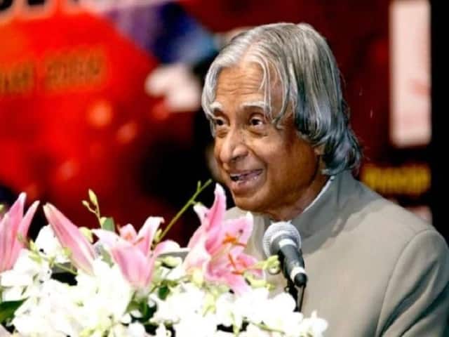 প্রয়াত আবদুল কালামের নাম বদলে মুখ্যমন্ত্রীর বাবার নামে পুরস্কার, সমালোচনার মুখে বাতিলে বাধ্য হল জগন মোহন সরকার