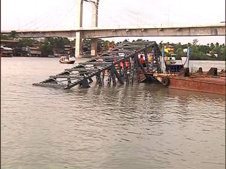 ঘূর্ণিঝড় ‘বুলবুল’-এর জেরে গতকাল দিনভর কলকাতায় ভারী বৃষ্টি। তার জেরে হেস্টিং এলাকার একাংশ জলমগ্ন। জল জমেছে খিদিরপুরের বিভিন্ন রাস্তায়। সাদার্ন অ্যাভিনিউয়ের একাধিক জায়গায় গাছ ভেঙে পড়ে। বিবেকানন্দ পার্কের উল্টোদিকে গাছ ভেঙে রাস্তার উপর পড়ে বিপত্তি। রাতে পার্কিং-এ দাঁড়িয়ে থাকা একটি বাসের উপর ভেঙে পড়ে গাছটি। তবে কেউ হতাহত হননি। সকালে ভেঙে পড়া গাছের একাংশের নীচ দিয়েই বিপজ্জনকভাবে যান চলাচল করছে। 