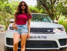 চমকে দিলেন দিশা! কিনলেন ১.৩ কোটির গাড়ি