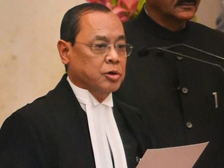 Chief justice of India's office comes under RTI ambit, says Supreme Court তথ্যের অধিকার আইনের আওতায় প্রধান বিচারপতির দফতর, রায় সুপ্রিম কোর্টের সাংবিধানিক বেঞ্চের