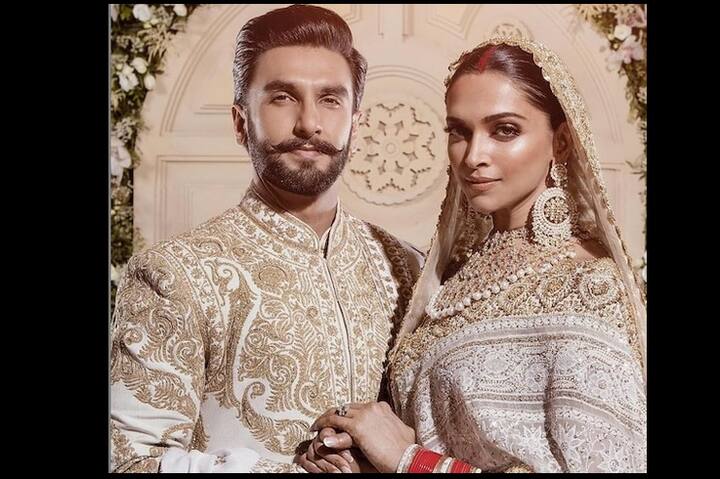 নজরকাড়া সাজে যুগলে।