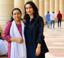 অধিবেশনের প্রথম দিন, মাকে সঙ্গে নিয়ে সংসদে মিমি