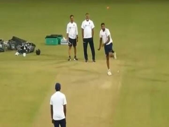Ashwin Tries To Emulate Jayasuriyas Bowling Action During Net Practice দেখুন: নেট অনুশীলনে জয়সূর্যর বোলিং অ্যাকশন অনুকরণের চেষ্টা অশ্বিনের