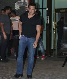 বোন অর্পিতার বিবাহবার্ষিকী, হাজির সলমন-ক্যাটরিনা