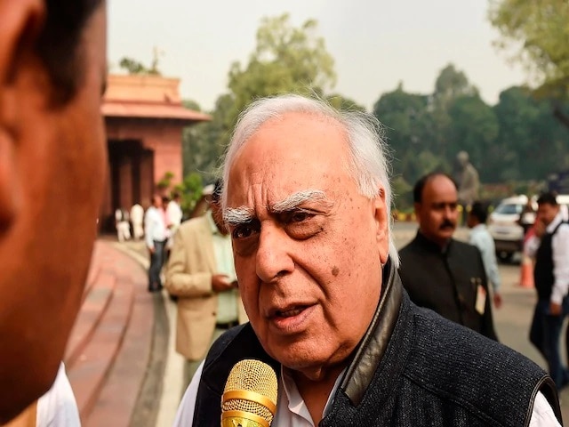 Electoral bond issue, Sibal says Modi govt has institutionalized corruption, Cong walks out from Lok Sabha নির্বাচনী বন্ড- মোদী সরকার দুর্নীতিকে প্রতিষ্ঠা দিয়েছে, অভিযোগ কংগ্রেসের, ওয়াকআউট লোকসভা থেকে