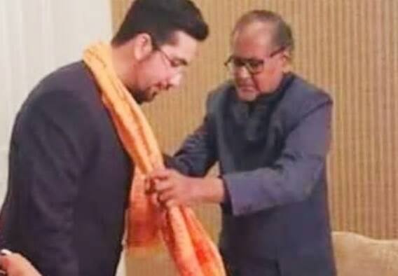 উত্তরপ্রদেশের সবচেয়ে তরুণ বিধায়কদের মধ্যে একজন অদতি। রায়বরেলি সদর আসন থেকে ২০১৭-তে নির্বাচিত হয়েছিলেন তিনি।