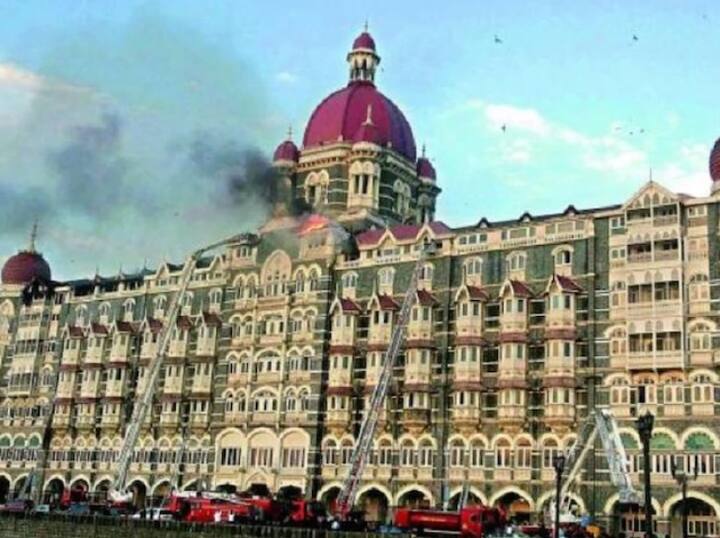 মুম্বইয়ে ২৬/১১ হামলার পর কেটে গিয়েছে ১১ বছর। আজ সারা দেশ সেই ভয়াবহ জঙ্গি হামলায় প্রাণ হারানো ব্যক্তিদের প্রতি শ্রদ্ধাজ্ঞাপন করছে।