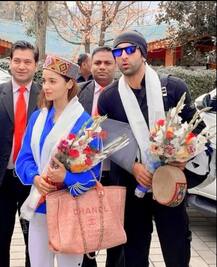 ছবিতে দেখুন- 'ব্রহ্মাস্ত্র'-র শ্যুটিং-এর জন্য মানালী পৌঁছালেন রণবীর-আলিয়া